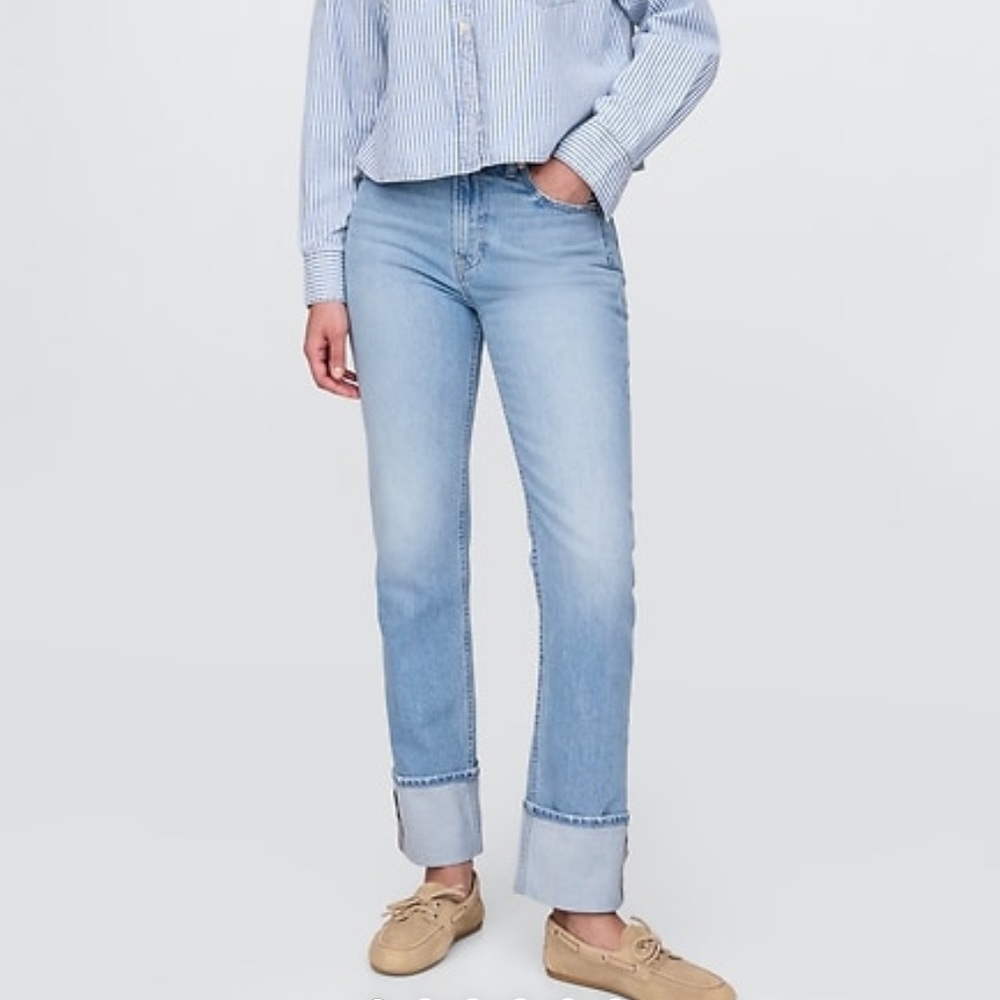 GAP Women's Light Blue Straight Leg Jeans